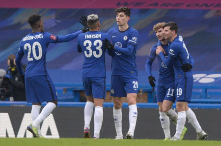 英媒：不敌纽卡赛后瓜帅与吉马良斯争论，并疑似怒斥摄像师（英媒曝：曼城不敌纽卡后瓜迪奥拉与吉马良斯发生口角，疑当场斥责摄像师）