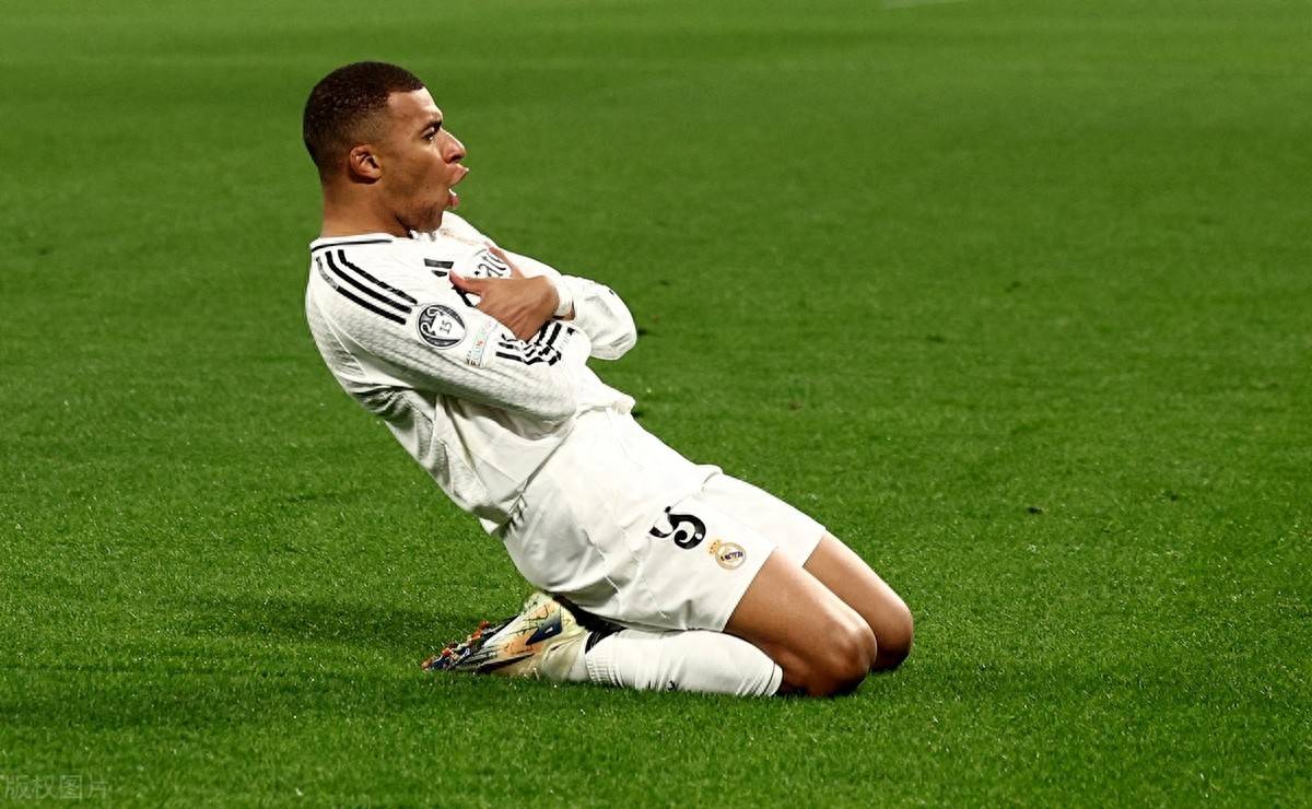 川普狂喜，乡下人乐队将在世界杯抽签仪式结束后表演《YMCA》（特朗普喜不自禁：世界杯抽签仪式落幕后，乡下人乐队将献唱《YMCA）