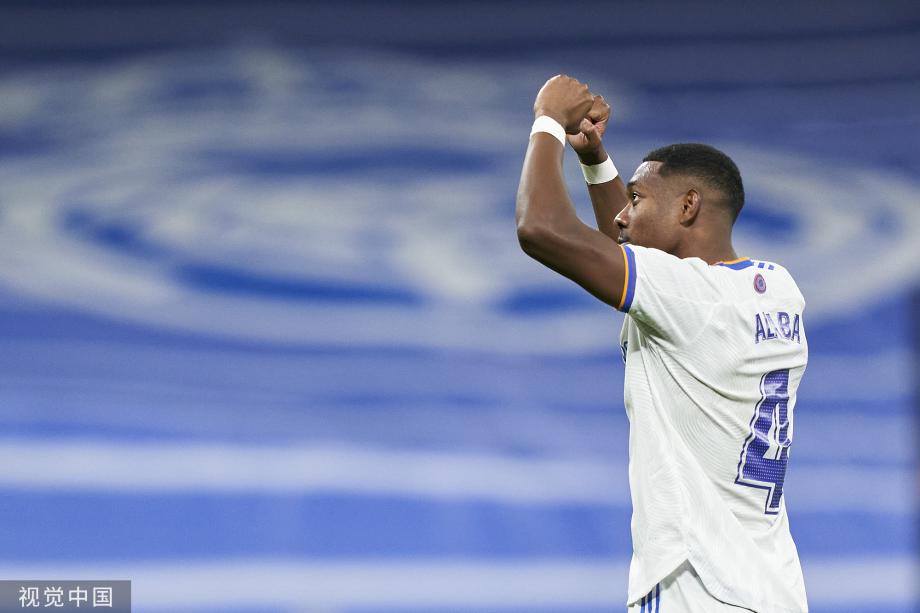 德天空：阿兹努世俱杯训练表现和态度不佳，让孔帕尼感到失望（德国天空体育：阿兹努在世俱杯训练中的态度与表现欠佳，令孔帕尼失望）