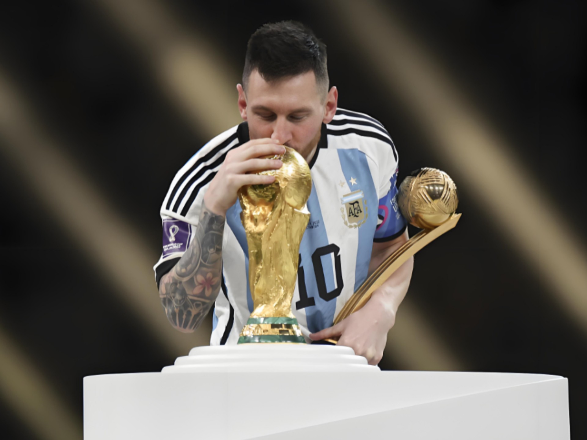 早报：内讧？卖个破绽罢了！（早报：内讧风波？只是故布疑阵！）