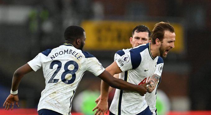 体坛联播｜曼联战平西汉姆5轮仅1胜，米兰意大利杯遭淘汰（体坛速递｜曼联近5轮仅1胜战平西汉姆，米兰意杯出局）