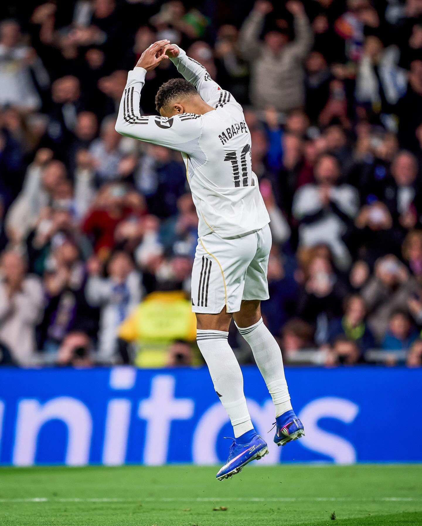 拜仁本赛季德甲首次落后，也是首次在上半场丢球（拜仁本赛季德甲首度落后，亦首次上半场被破门）