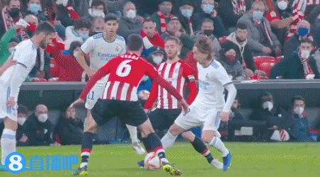 巴萨瞄准巴西天才左后卫！内马尔母队新星或成惊喜引援（巴萨锁定巴西天才左后卫，内马尔母队新星有望成为惊喜之选）