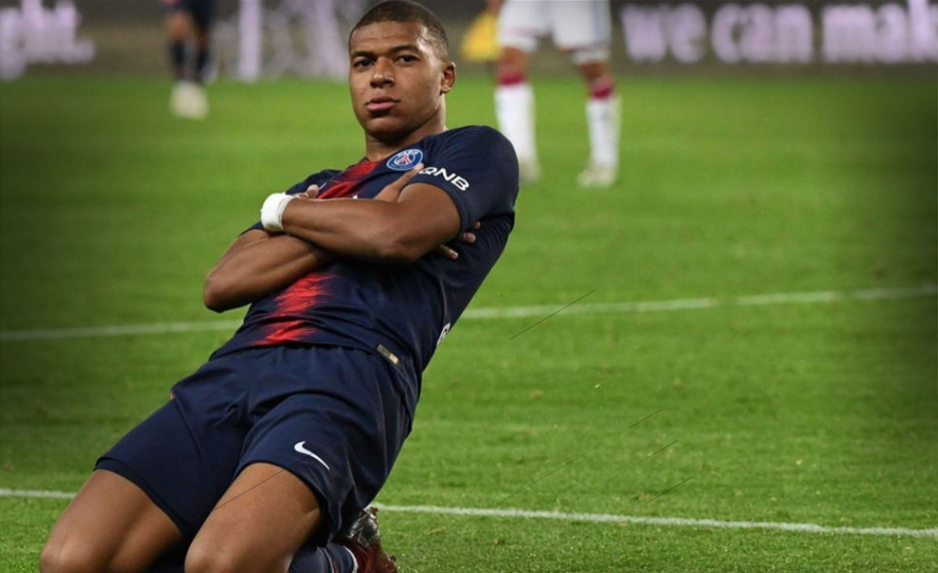 世体：阿隆索回归获利物浦球迷热烈欢迎，阿诺德却遭嘘声相待（世体：阿隆索归来获红军拥趸热烈致意，阿诺德反遭嘘声）