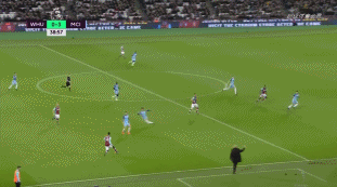 拉奥斯评皇马争议战主裁：金特罗在比赛中缺乏应有的情绪平衡（拉奥斯谈皇马争议战：主裁金特罗情绪管理不到位）