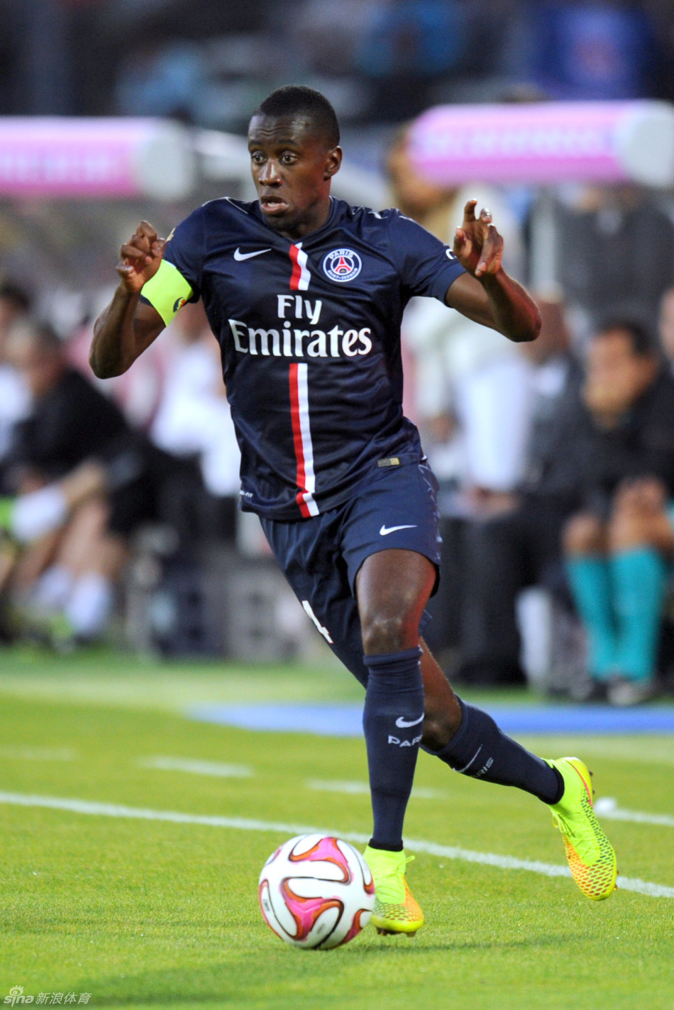 每体：巴萨计划与卡萨多涨薪续约，双方不久后将进行谈判（每体：巴萨将与卡萨多加薪续约，双方谈判在即）