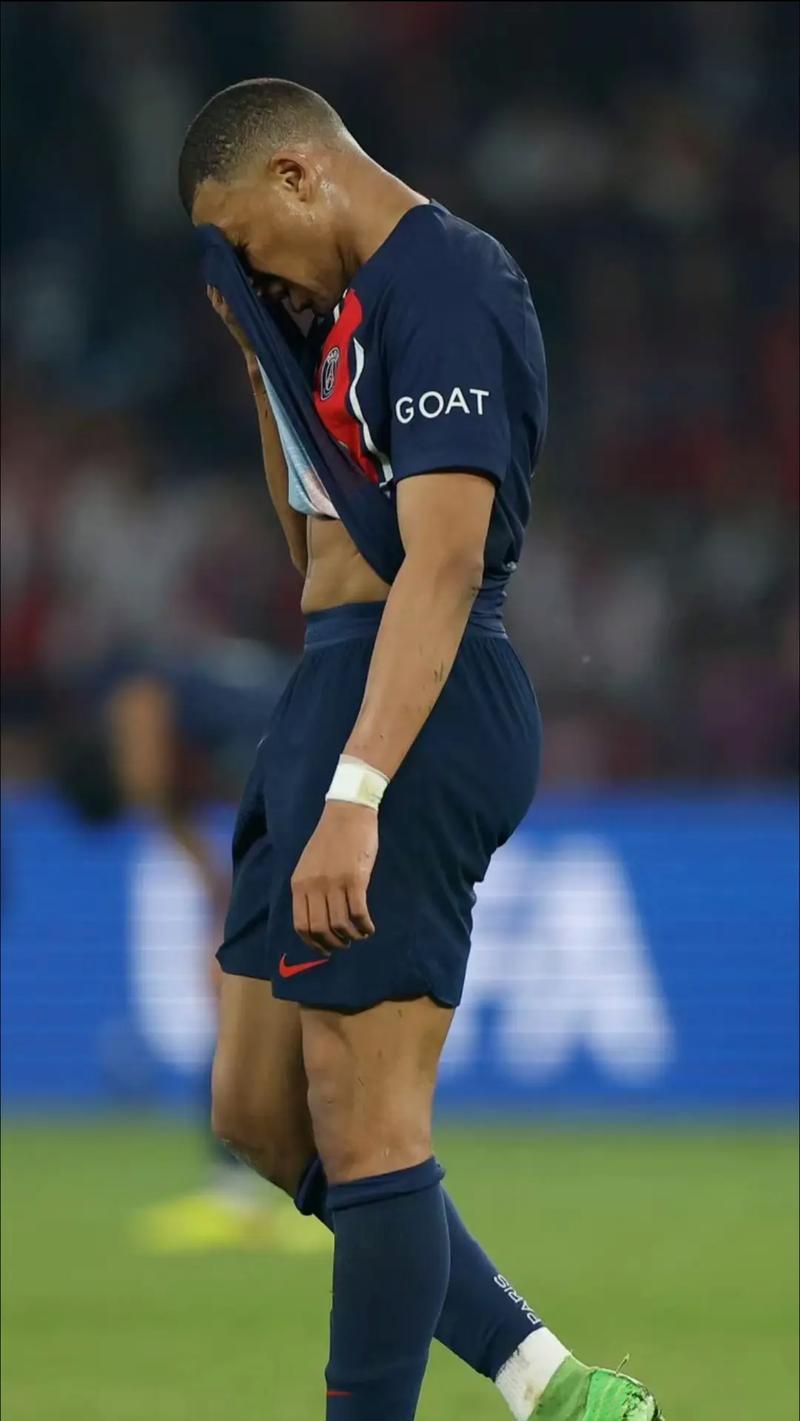 迪马济奥：卢卡库的复出可能导致卢卡冬窗离开那不勒斯（迪马济奥：若卢卡库复出，卢卡或将于冬窗离开那不勒斯）