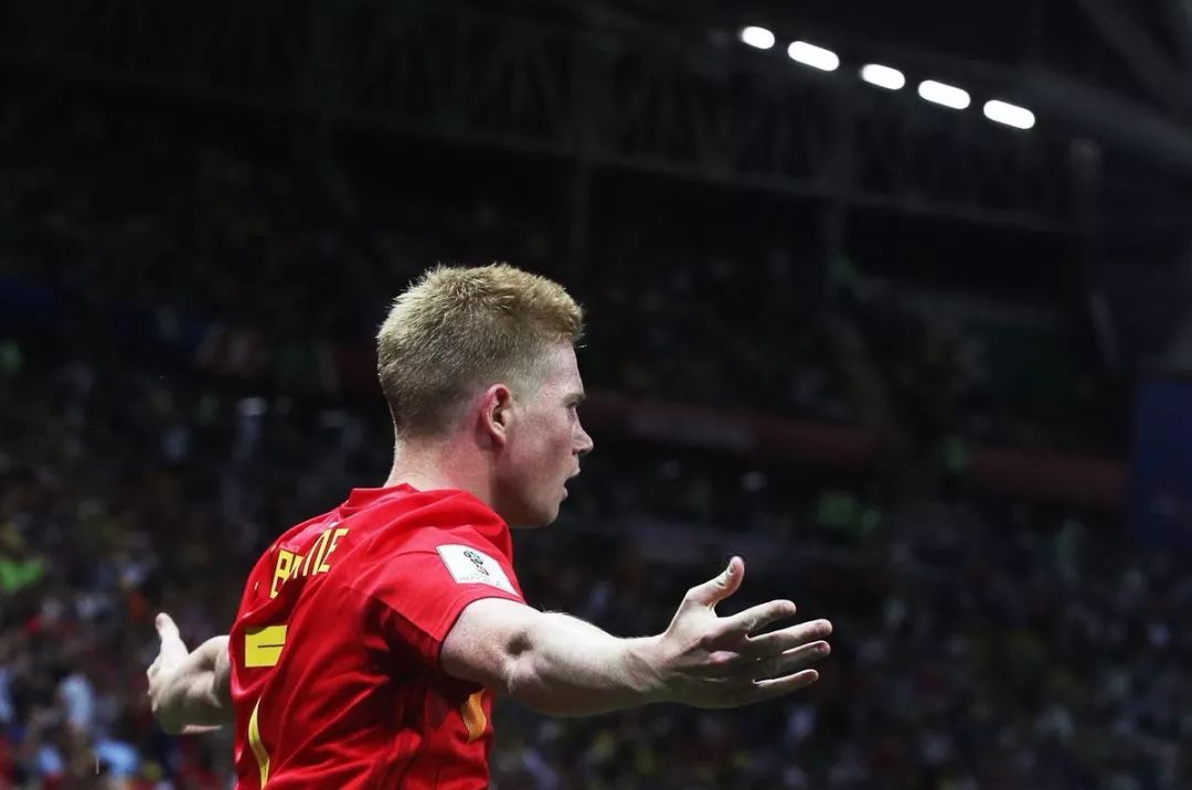 C罗：明年是我最后一届世界杯；希望成为年轻一代的榜样（C罗：明年将迎来职业生涯最后一届世界杯，期望成为新生代的榜样）