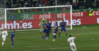 国脚赛季最佳表现，媒体称赞（媒体盛赞国脚赛季巅峰发挥）